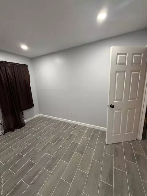 Shirley, NY 11967,20 Stratler DR