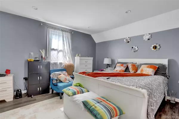 Jamaica, NY 11412,10445 198th ST