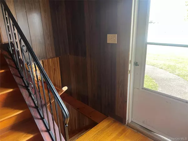 Newburgh, NY 12550,26 Coach LN