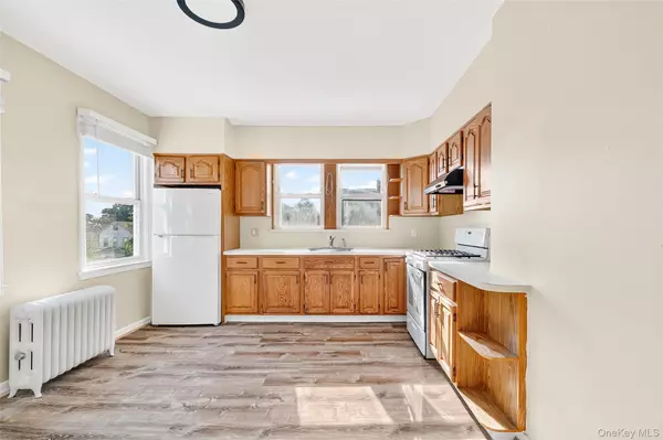 New Rochelle, NY 10801,270 Sickles AVE #2