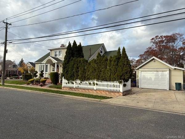 183 N Cottage ST, North Valley Stream, NY 11580