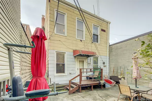 Ridgewood, NY 11385,1055 Wyckoff AVE