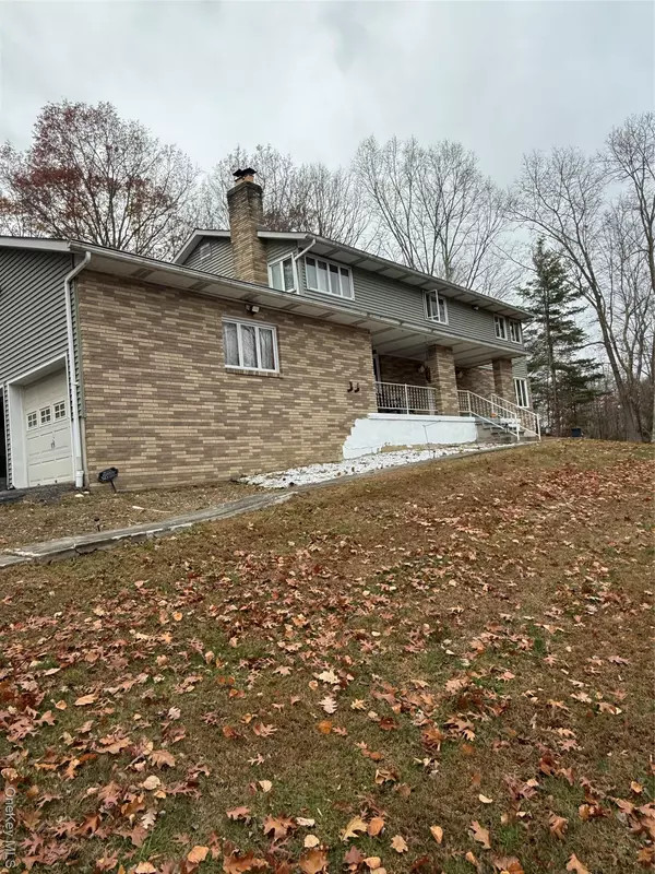 Lagrangeville, NY 12540,11 Square Woods DR