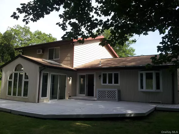 South Setauket, NY 11720,5 Carry CT