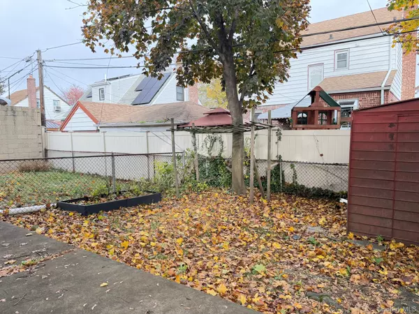 Bellerose, NY 11426,83-27 Commonwealth BLVD