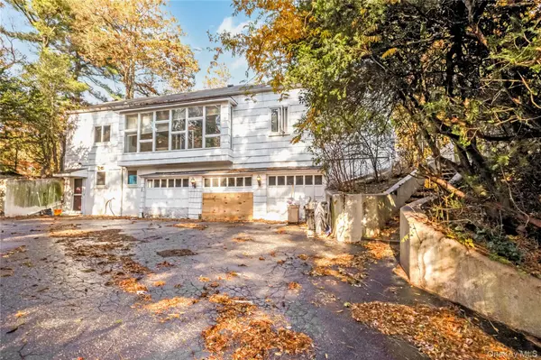 Dix Hills, NY 11746,5 Bagatelle RD