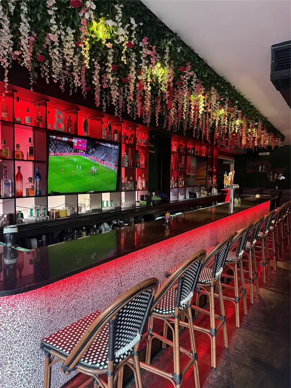 Levittown, NY 11756,2715 Hempstead TPKE