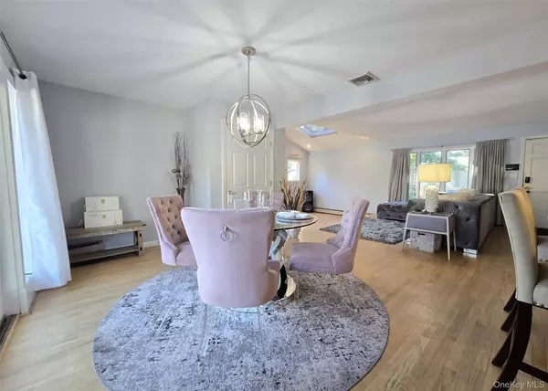 Bay Shore, NY 11706,39 Anna ST