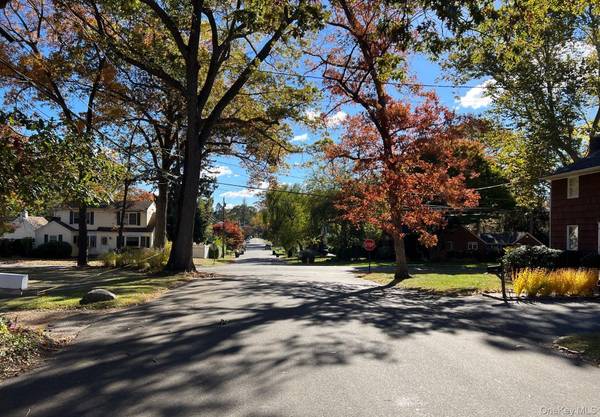 East Northport, NY 11731,53 Grant ST