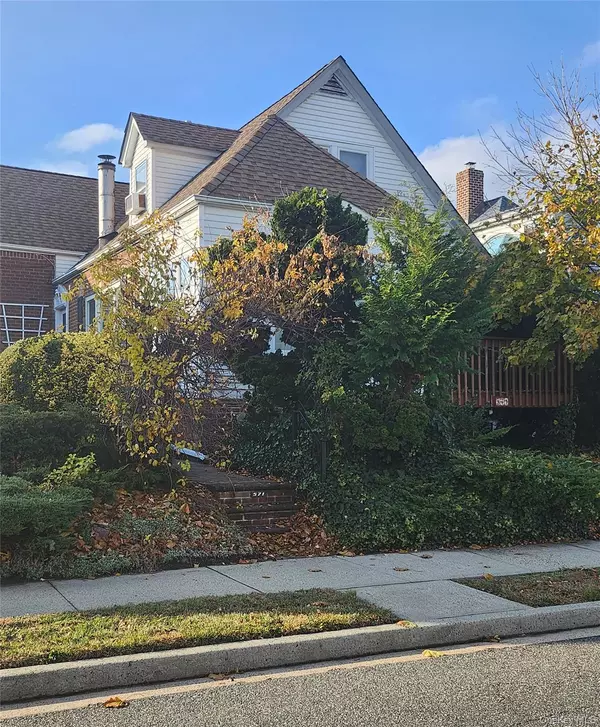 571 Laurelton BLVD #Lower Level, Long Beach, NY 11561