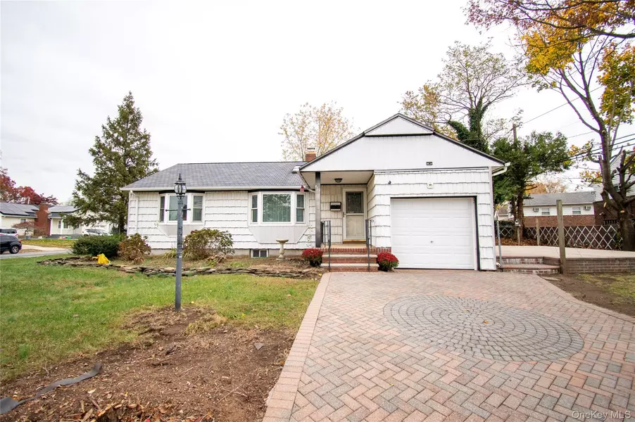 650 Bryant ST, East Meadow, NY 11554