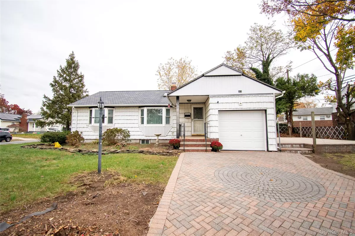 East Meadow, NY 11554,650 Bryant ST