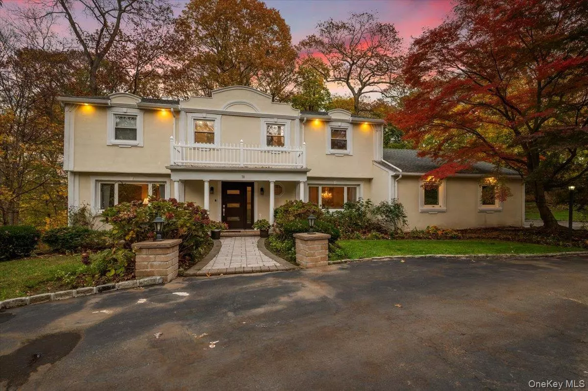 Woodbury, NY 11797,70 Avery RD