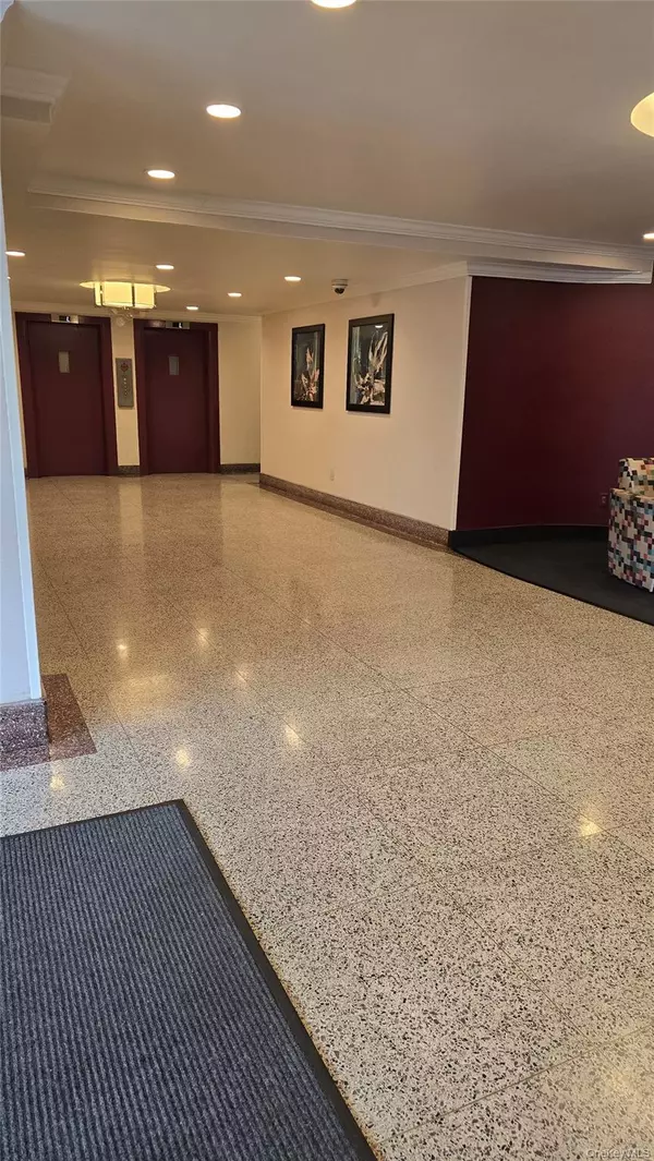 Yonkers, NY 10704,20 Secor PL #3P