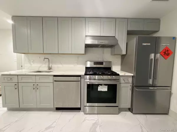 Flushing, NY 11358,41-62 Bowne #3E
