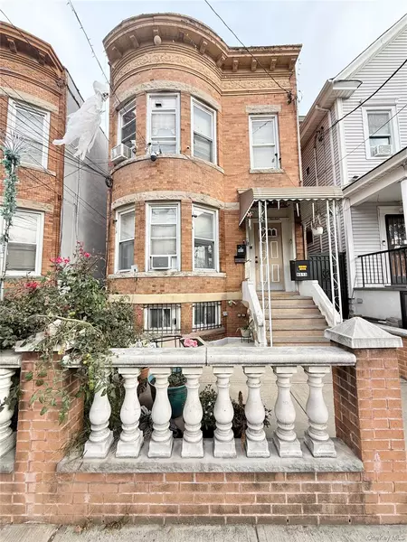 9013 77th ST, Woodhaven, NY 11421