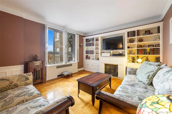 Bronx, NY 10471,4445 Post RD #7E