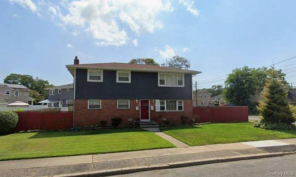 3 North DR, Amityville, NY 11701