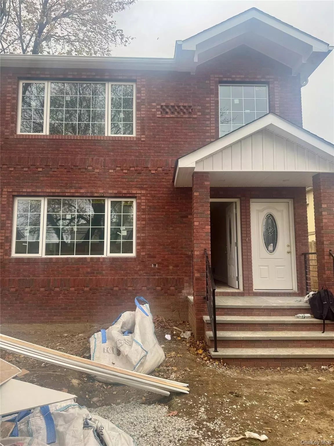 Saint Albans, NY 11412,120-46 199th ST