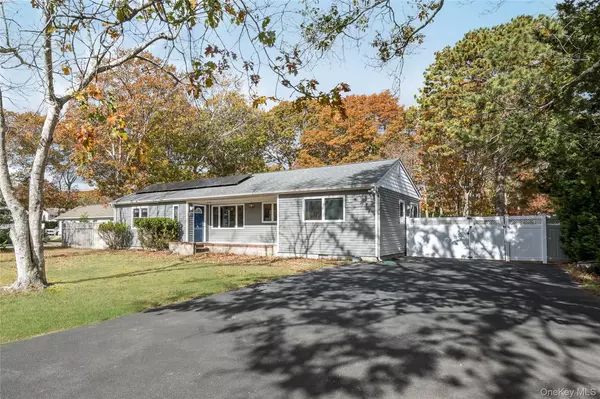 Hampton Bays, NY 11946,21 Woodridge RD
