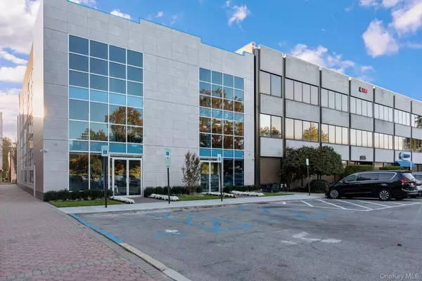 Garden City, NY 11530,1051 Franklin AVE #112-114