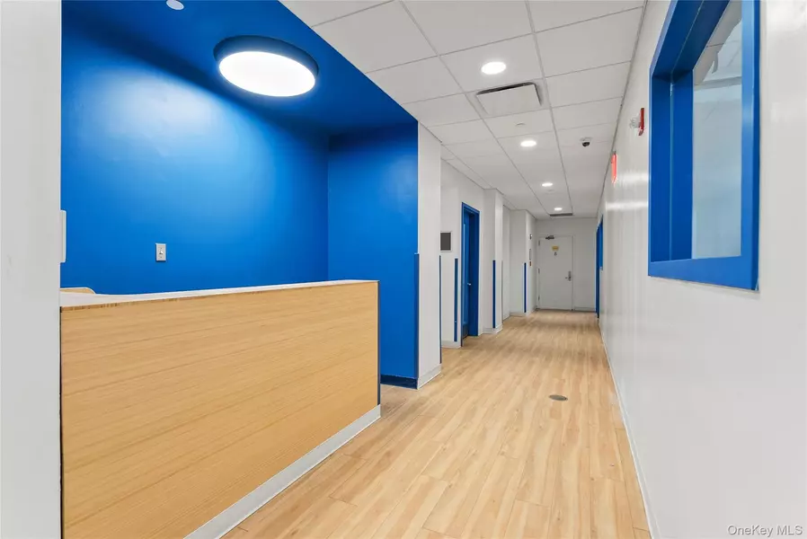 302 W 91 ST #Lower level, New York (manhattan), NY 10024