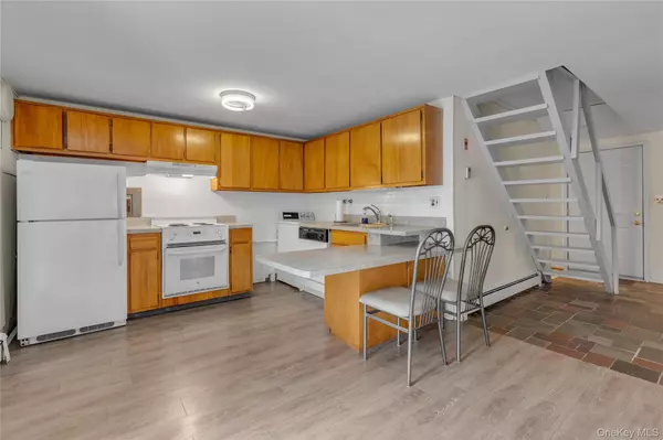 Islandia, NY 11749,96 Split Cedar DR