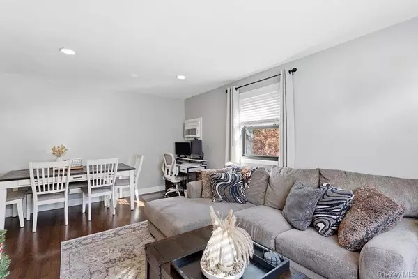 Howard Beach, NY 11414,156-41 80th ST #4