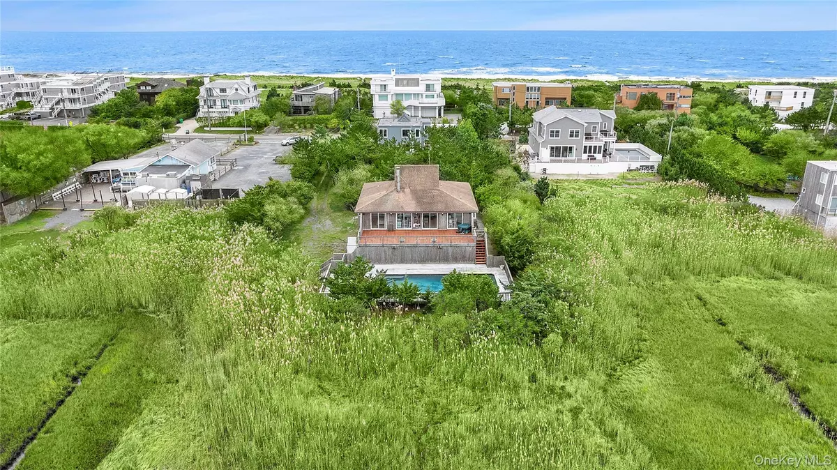 Westhampton, NY 11977,542 Dune RD