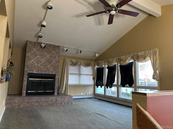 Freeport, NY 11520,756 Guy Lombardo AVE