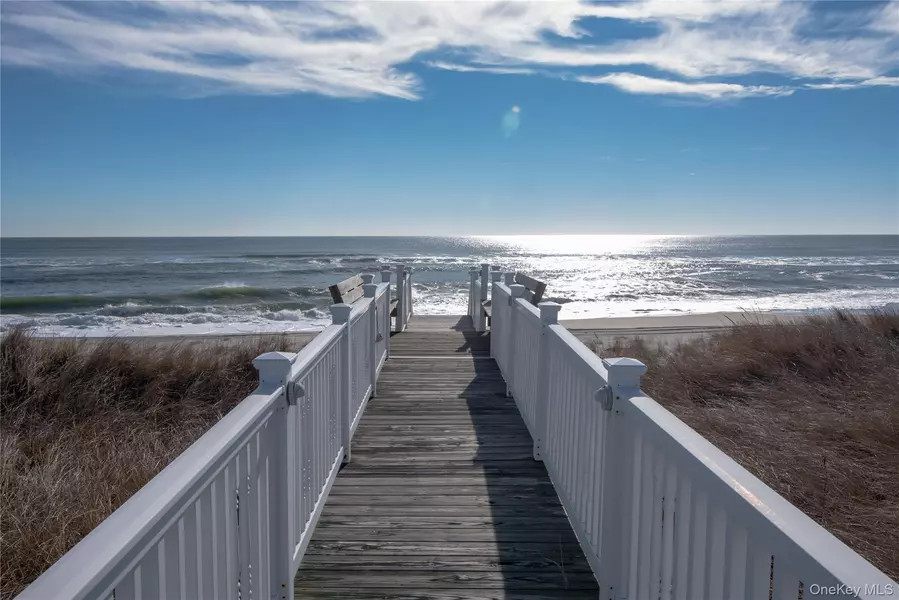 605 Dune RD, Westhampton, NY 11977