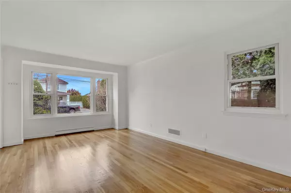 Garden City South, NY 11530,330 Harvard RD #Whole House