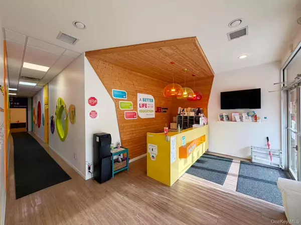 Fresh Meadows, NY 11366,192-11 Union Tpke