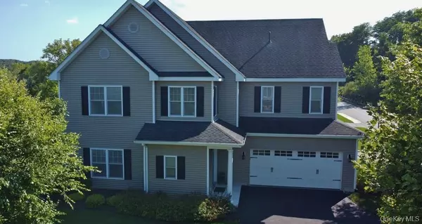 Cold Spring, NY 10516,11 Revolution RD