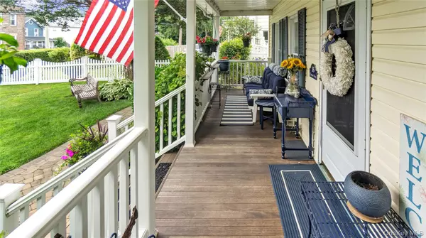 Glen Cove, NY 11542,16 Clement ST