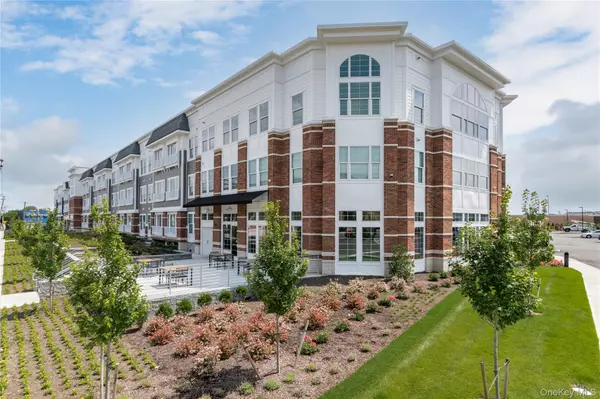 75 E Hoffman AVE #1003, Lindenhurst, NY 11757