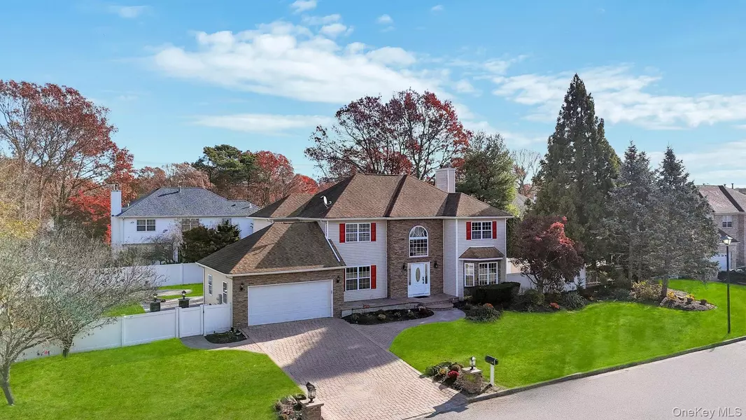 14 Adamson ST, Selden, NY 11784