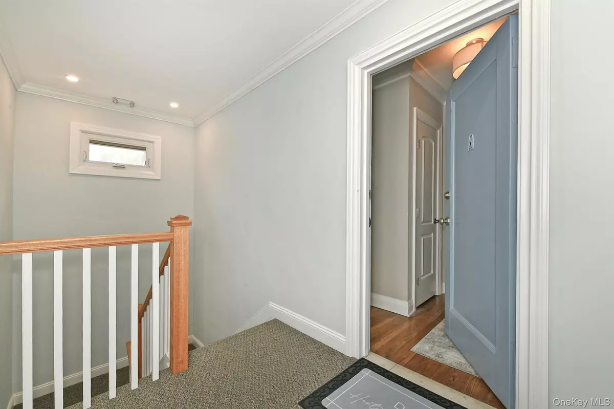 Huntington, NY 11743,20 Gibson AVE #3D