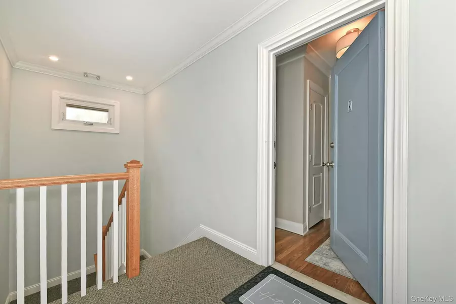 20 Gibson AVE #3D, Huntington, NY 11743