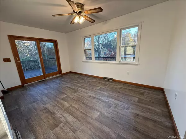 Bloomingburg, NY 12721,90 North RD