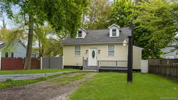 Mastic Beach, NY 11951,75 Cypress DR