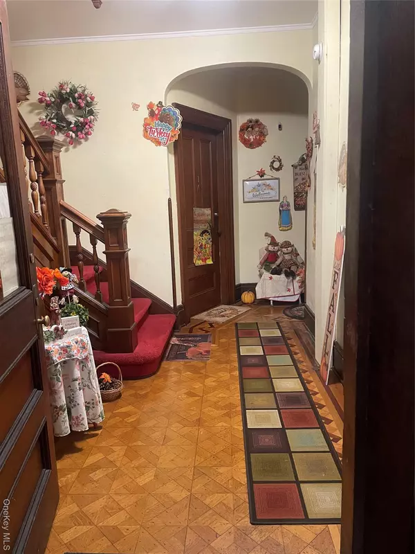 Poughkeepsie, NY 12601,33 Virginia AVE