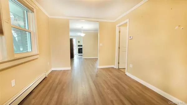 Oceanside, NY 11572,469 River ST