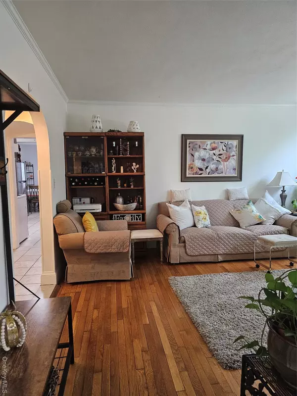 Inwood, NY 11096,232 Doughty BLVD