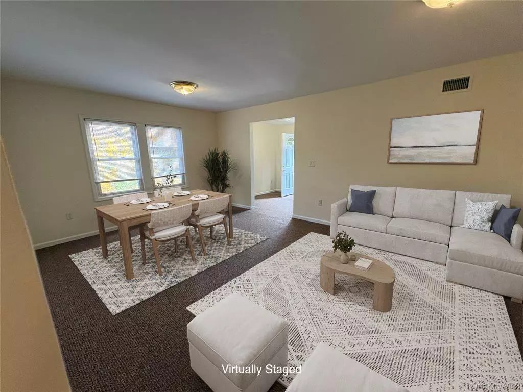 Glen Head, NY 11545,3 Brookwood ST