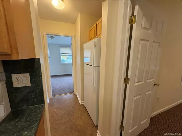 Glen Head, NY 11545,3 Brookwood ST