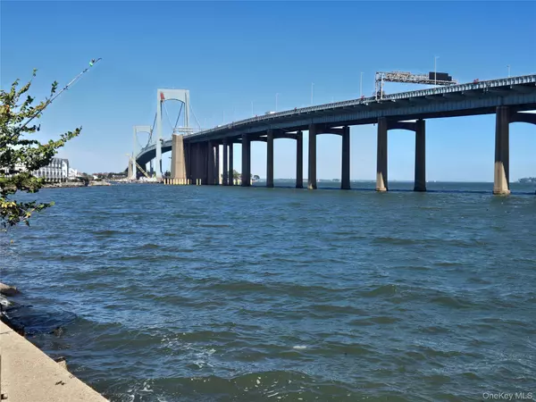 Beechhurst, NY 11357,10-33 Burton ST