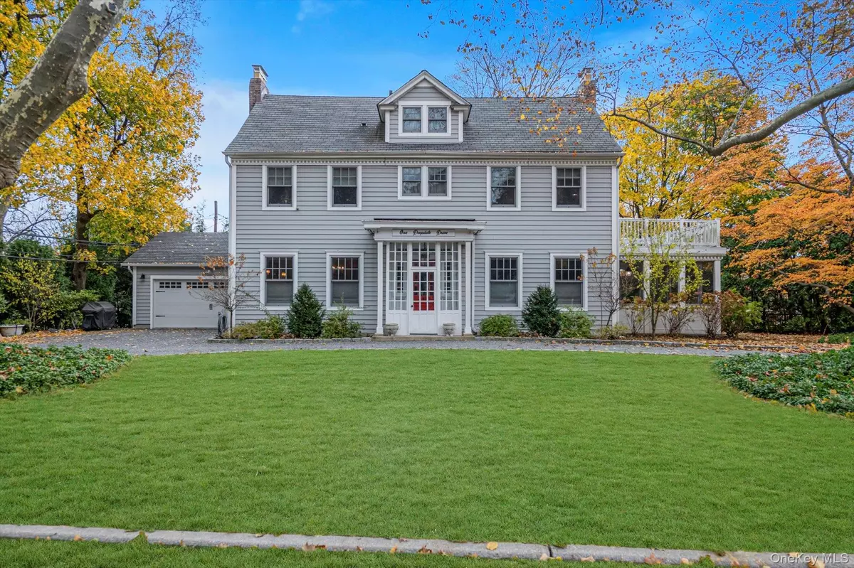 Great Neck, NY 11021,1 Deepdale DR