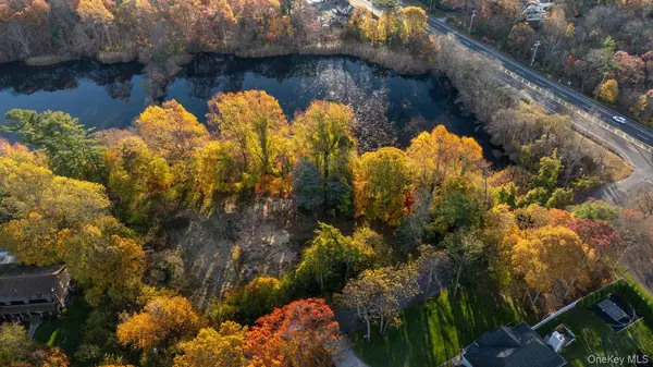 Sayville, NY 11782,81 Old Broadway AVE