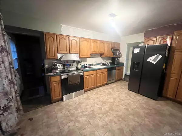 Ronkonkoma, NY 11779,255 N 7th ST